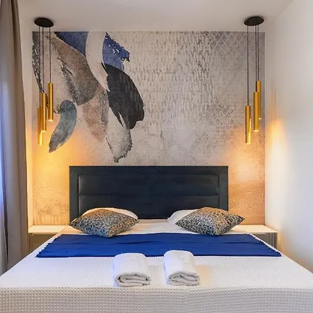 Capitis In The Center- Exclusive Apartment
