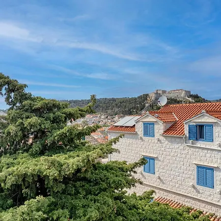 Capitis In The Center- Exclusive Apartment Hvar Town
