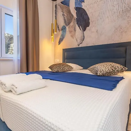 Capitis In The Center- Exclusive Apartment-stunning Fortress View * חוואר
